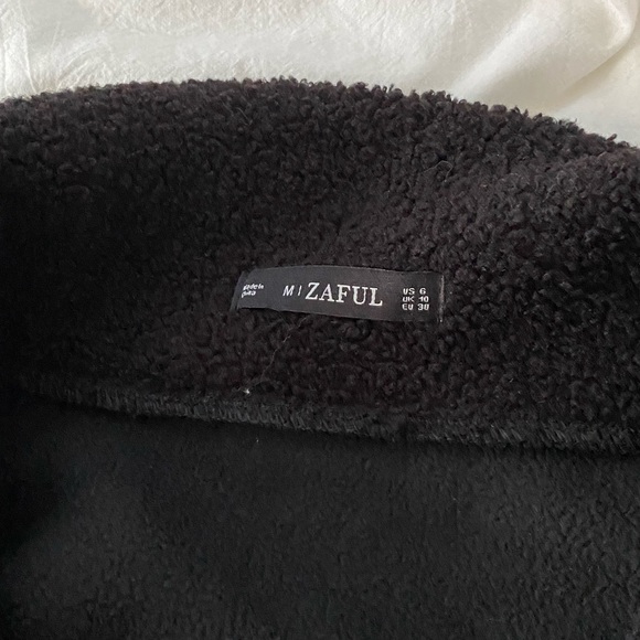 ❌SOLD❌ Fuzzy Quarter Zip Jacket - Picture 3 of 5